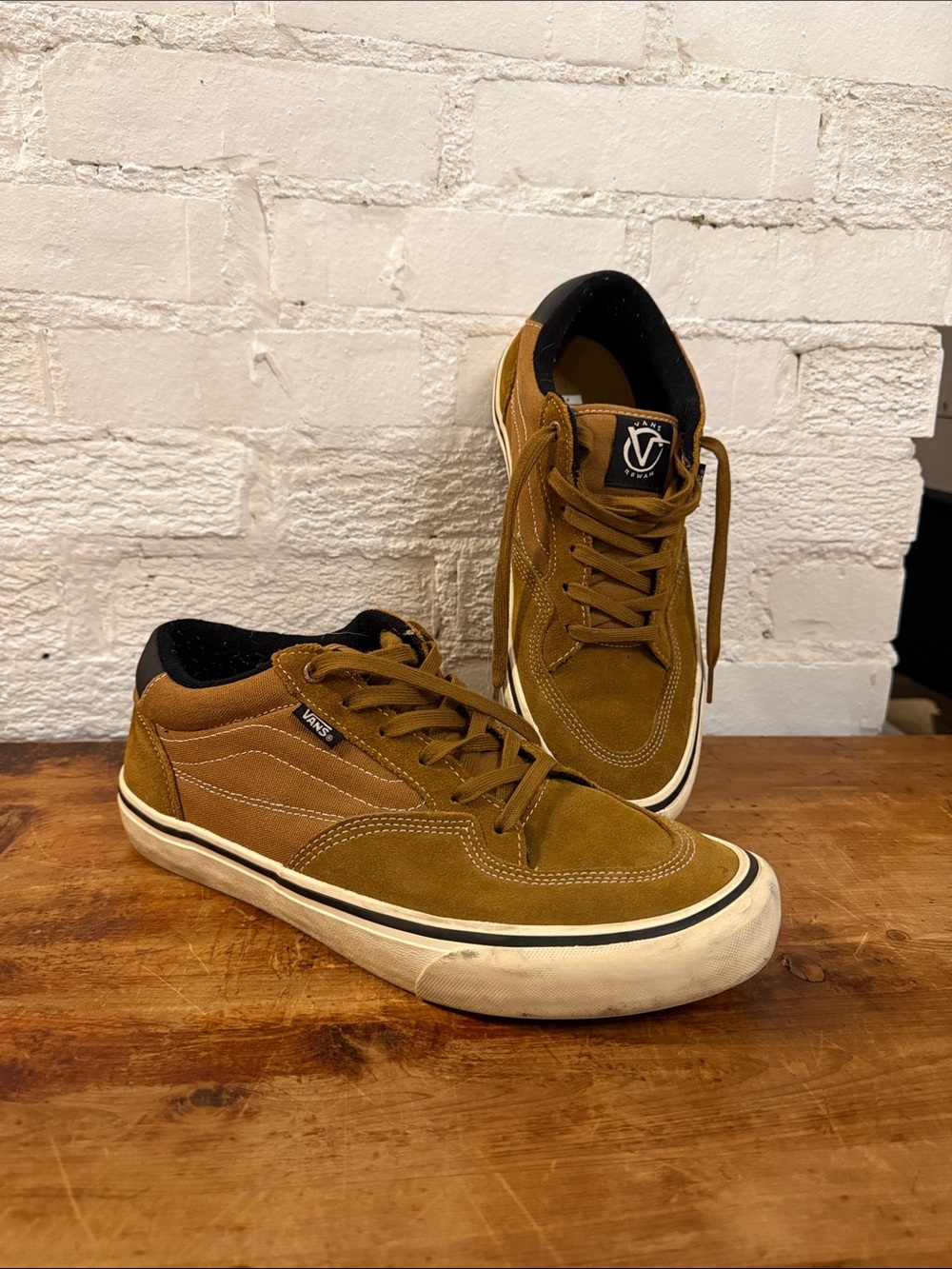 Vans Men’s Tan Suede Low-Top Skate Sneakers